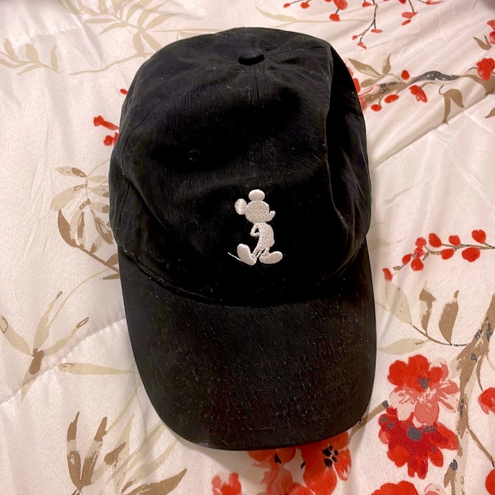 Mickey silhouette hat